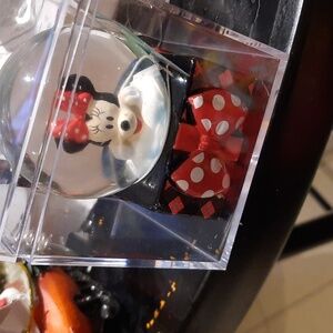 NIB AUTHENTIC DISNEY MINNIE MOUSE water globe with acrylic keepsake 🎁 BOX